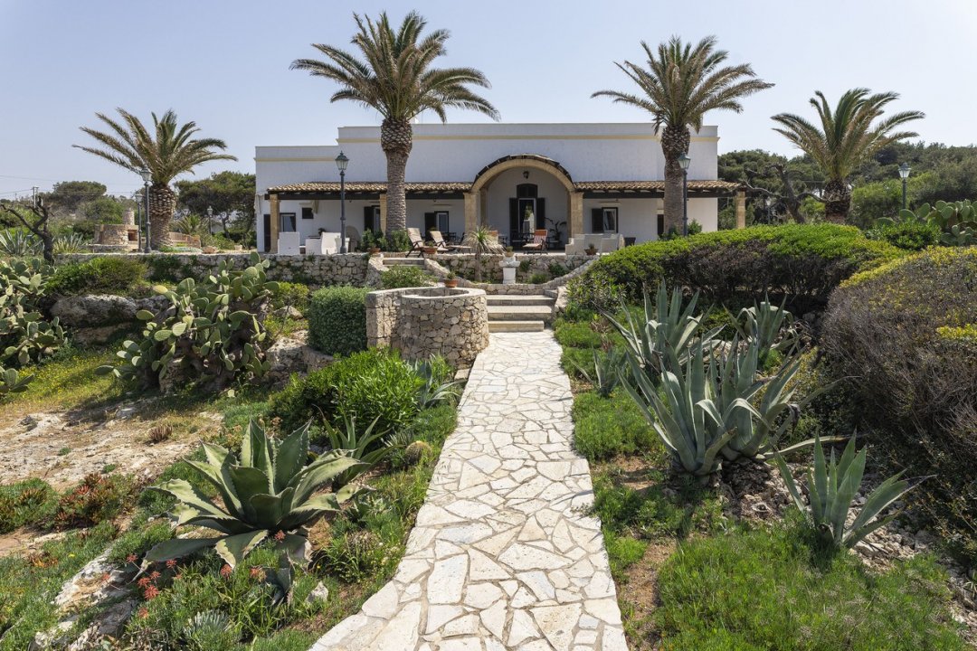 Se vende villa by the mar Racale Puglia foto 25