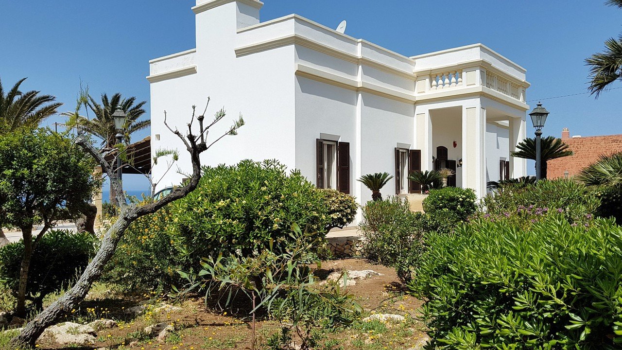 Se vende villa by the mar Racale Puglia foto 31