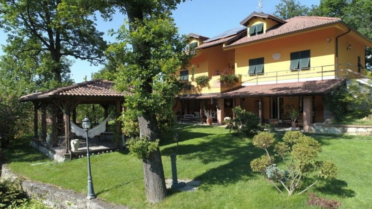 Se vende villa in zona tranquila Ovada Piemonte foto 9