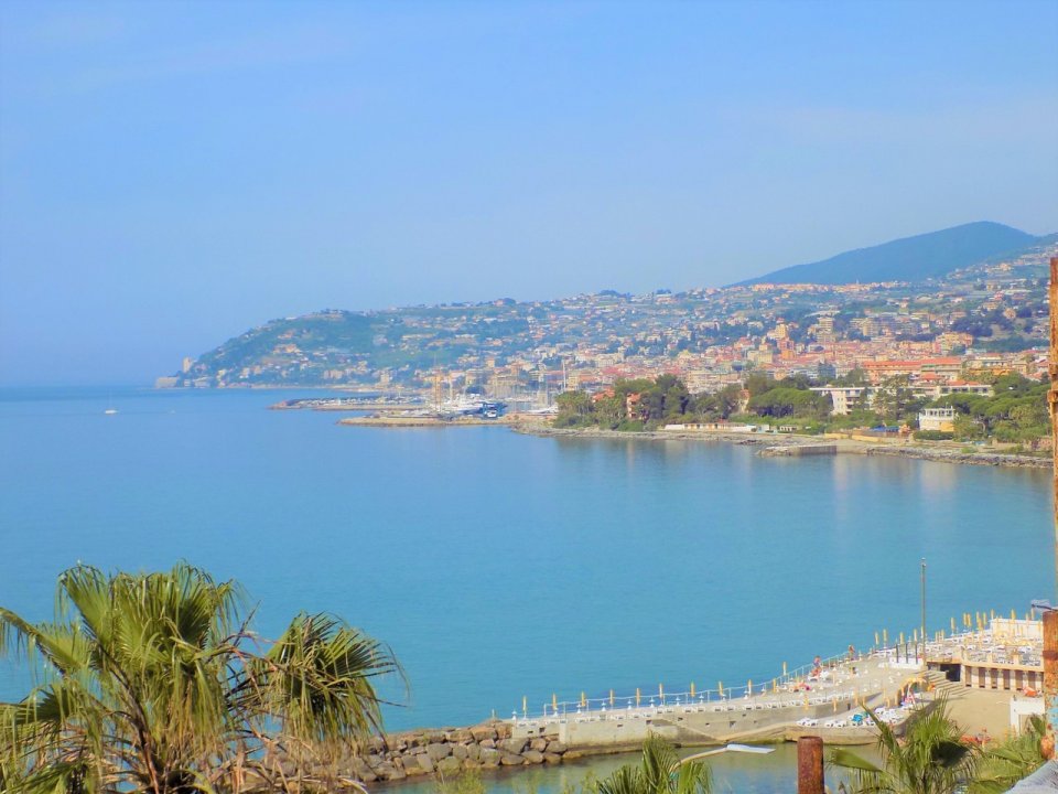 For sale penthouse in city Sanremo Liguria foto 1