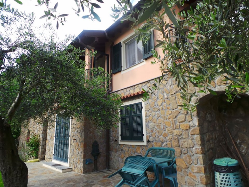 Se vende villa in zona tranquila Dolceacqua Liguria foto 16