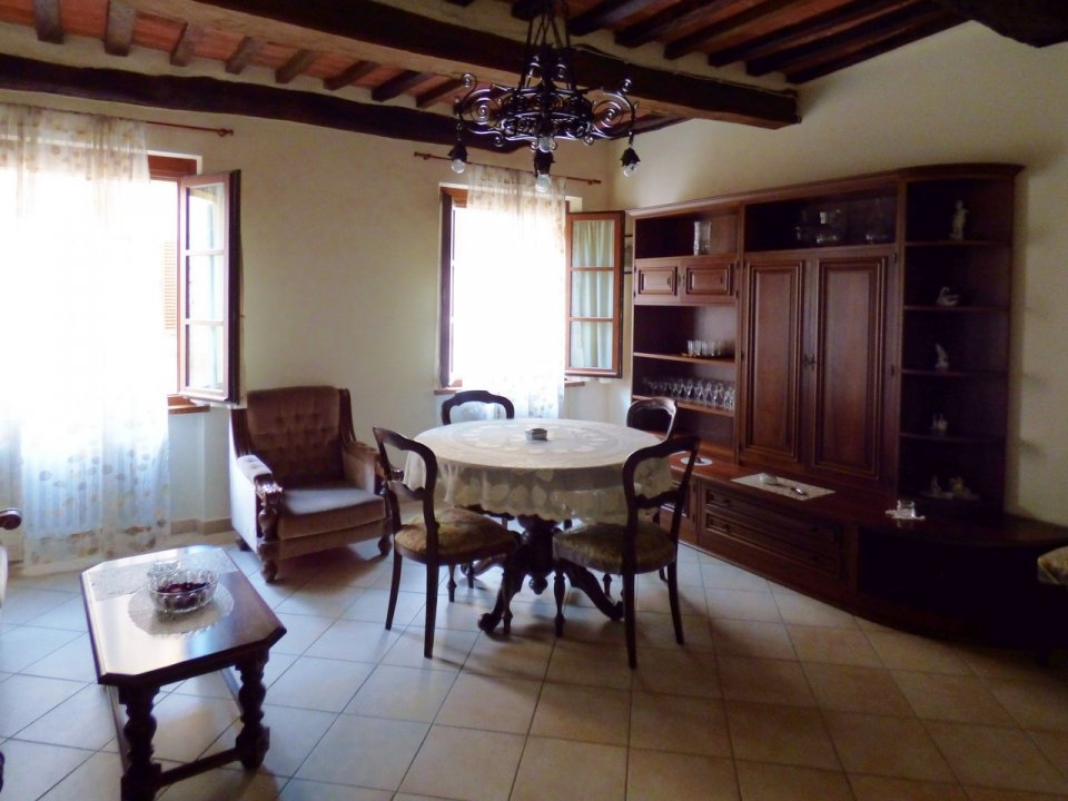 For sale apartment in quiet zone Lucignano Toscana foto 5