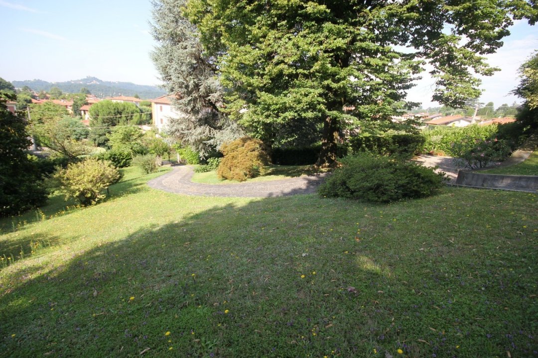 For sale villa in quiet zone Calco Lombardia foto 9
