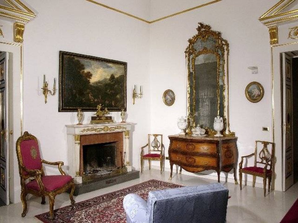 For sale palace in city Caserta Campania foto 7