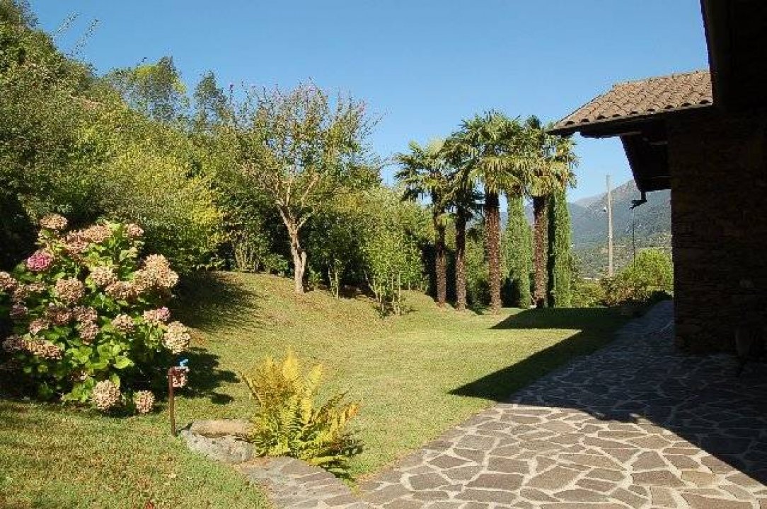 Se vende villa by the lago Menaggio Lombardia foto 2