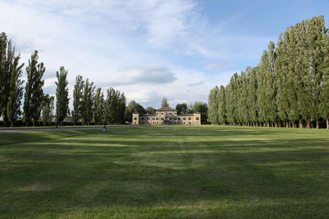 Se vende palacio in ciudad Reggiolo Emilia-Romagna foto 31