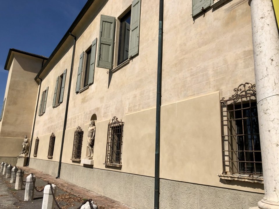 Se vende palacio in ciudad Reggiolo Emilia-Romagna foto 35