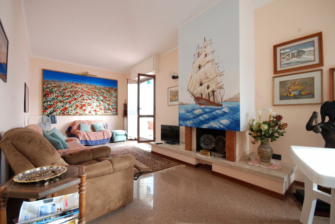 For sale penthouse by the sea Laigueglia Liguria foto 10