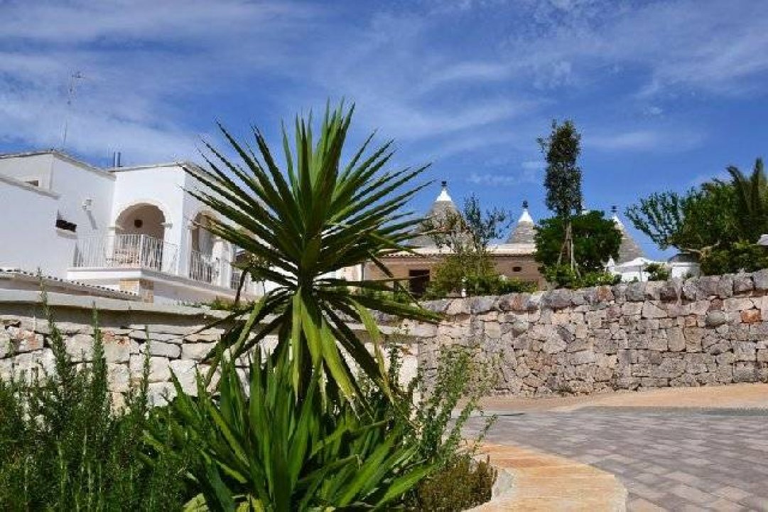 Se vende villa in zona tranquila Martina Franca Puglia foto 4