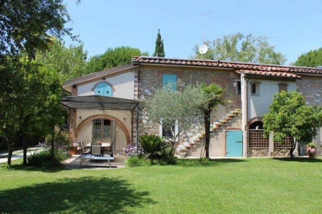 For sale cottage by the sea Pietrasanta Toscana foto 1