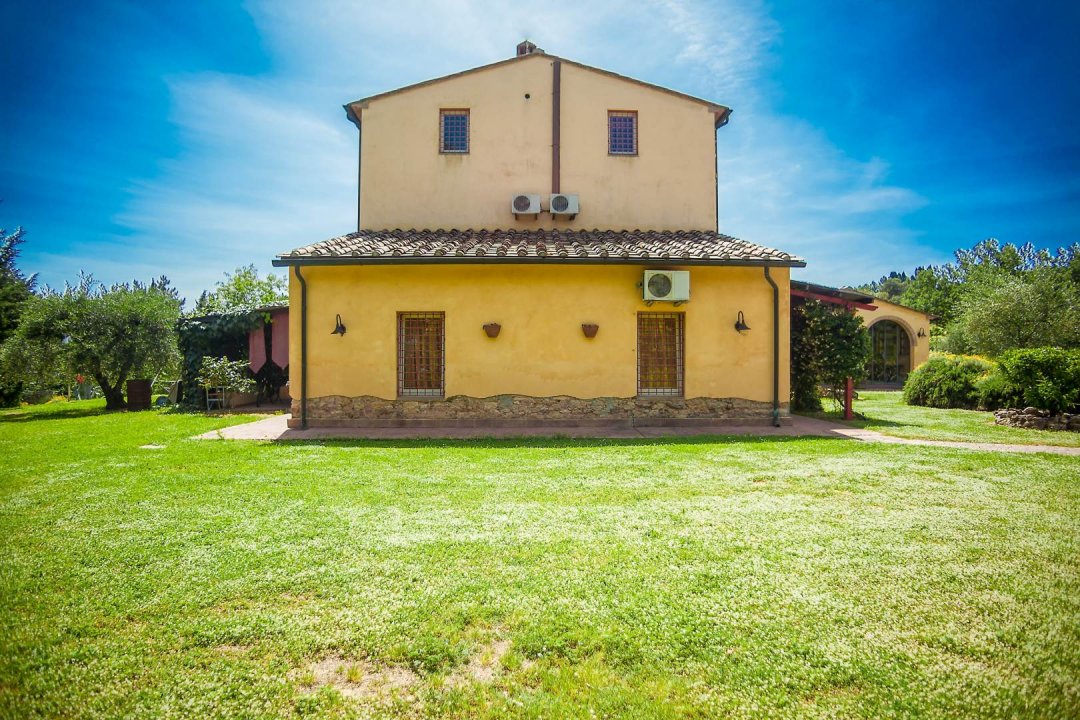 Se vende villa in zona tranquila Casciana Terme Toscana foto 4