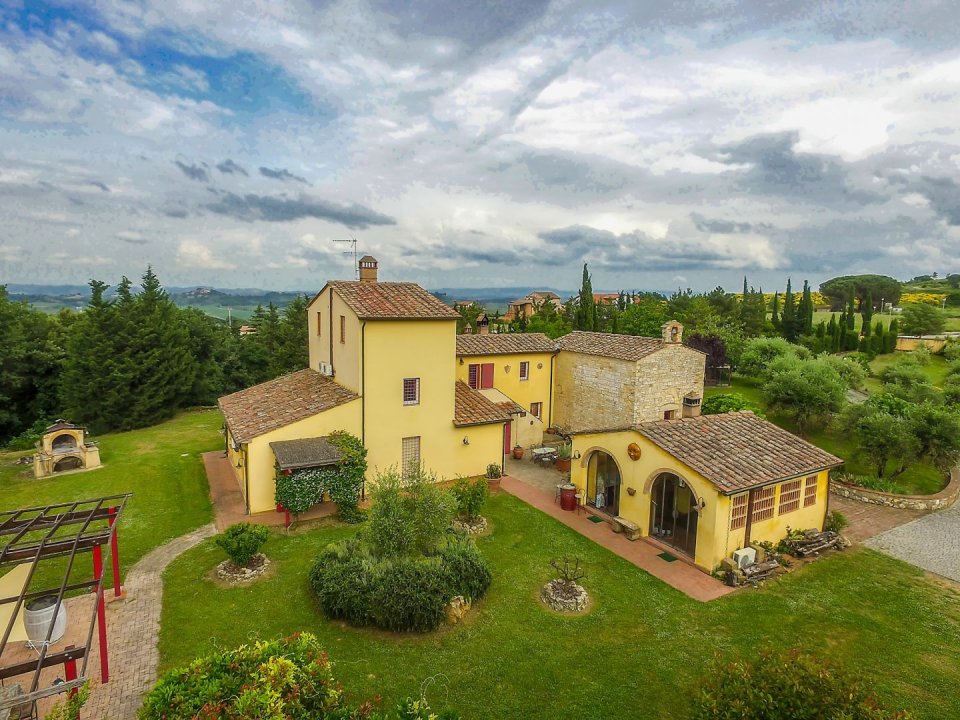 A vendre villa in zone tranquille Casciana Terme Toscana foto 2