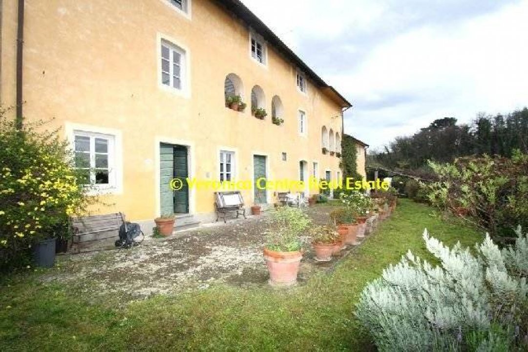 For sale cottage in city Lucca Toscana foto 9