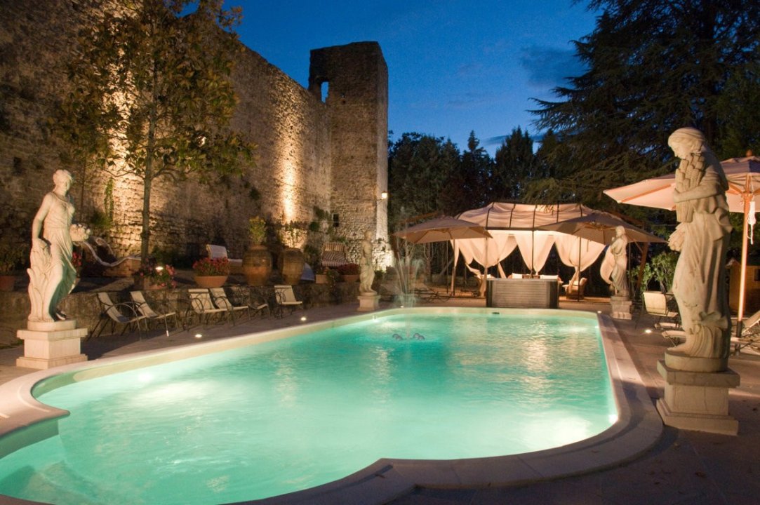 Se vende castillo in zona tranquila Deruta Umbria foto 39