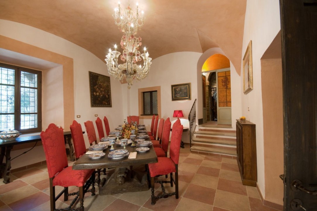 Se vende castillo in zona tranquila Deruta Umbria foto 30