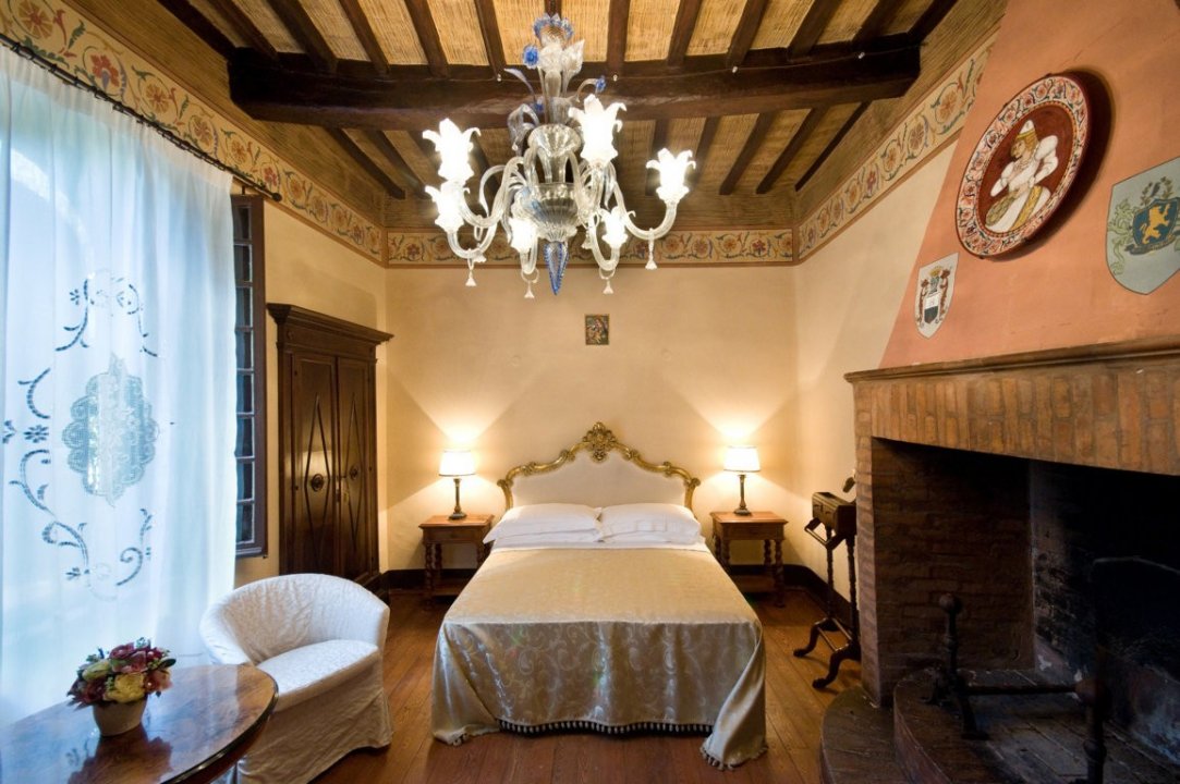 Se vende castillo in zona tranquila Deruta Umbria foto 24