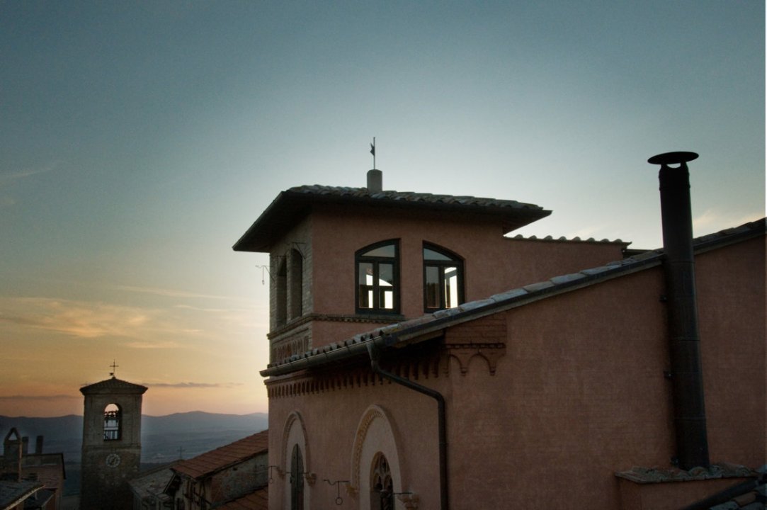Se vende castillo in zona tranquila Deruta Umbria foto 4