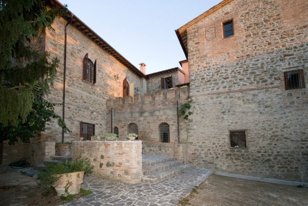 For sale castle in quiet zone Deruta Umbria foto 44