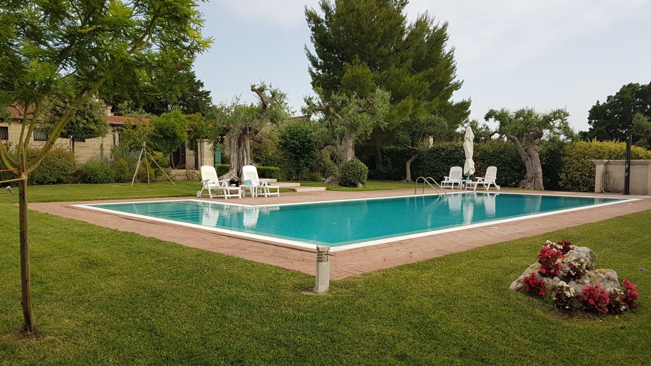 Se vende villa in zona tranquila Conversano Puglia foto 5