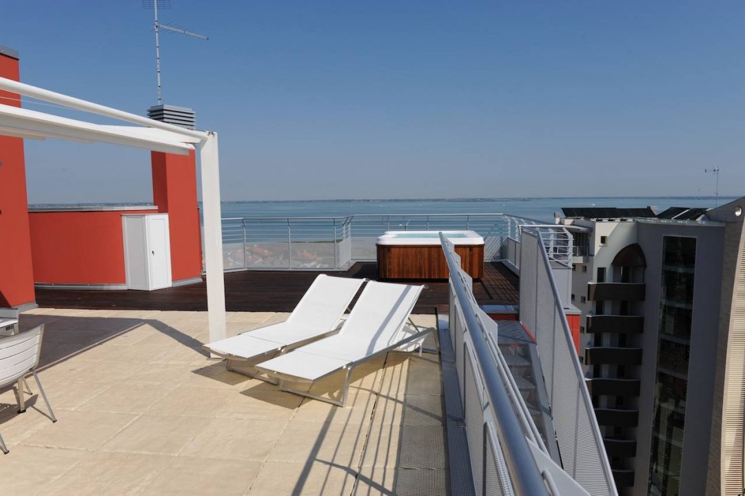 For sale penthouse by the sea Lignano Sabbiadoro Friuli-Venezia Giulia foto 1