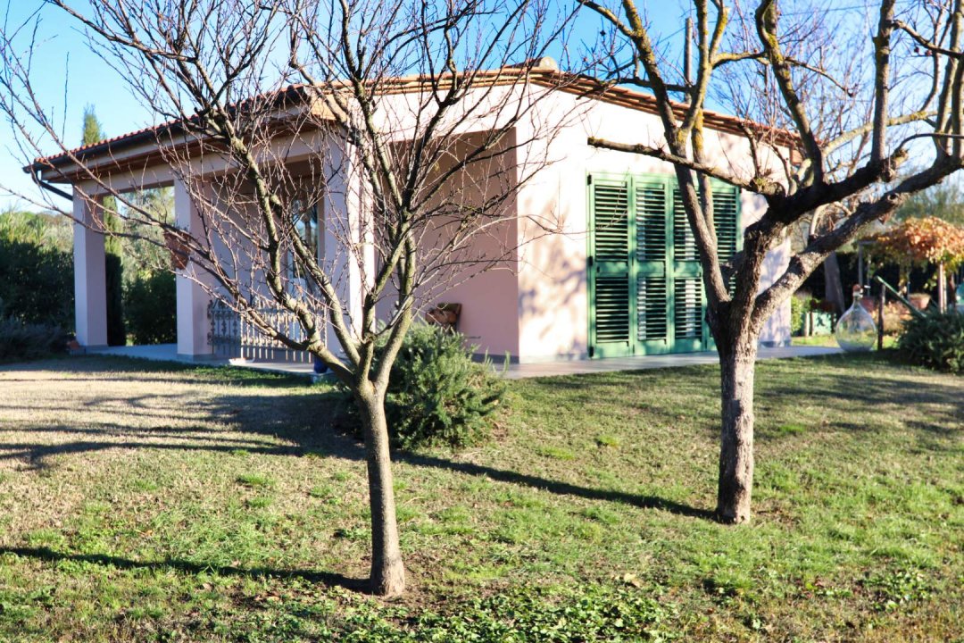 Se vende villa in zona tranquila Castagneto Carducci Toscana foto 4
