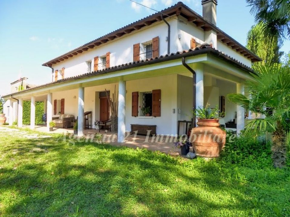 For sale cottage in quiet zone Ferrara Emilia-Romagna foto 1
