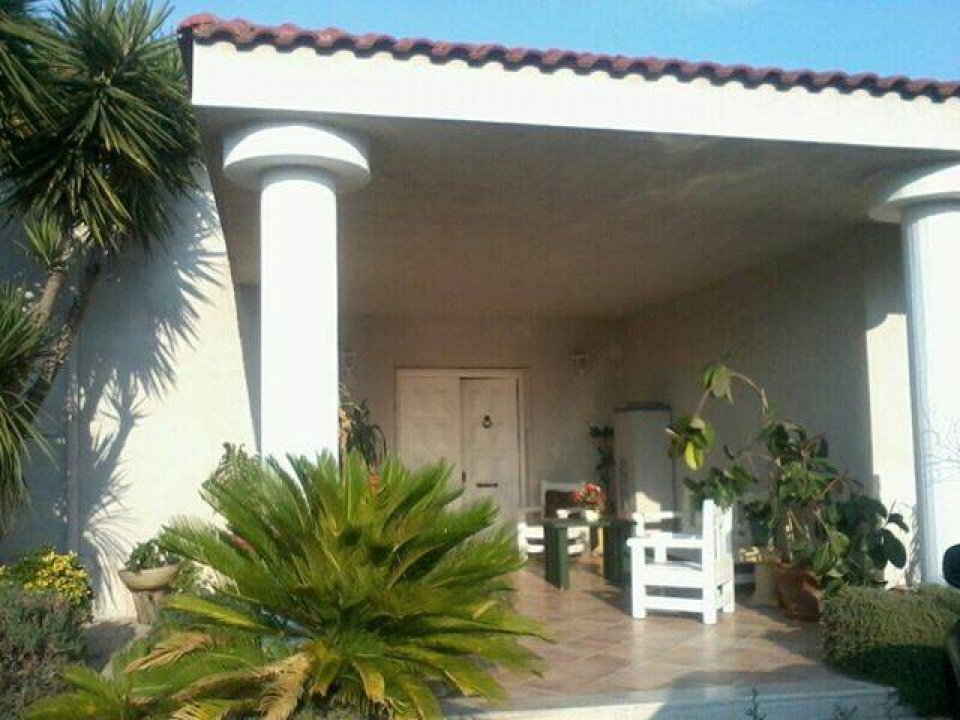 Se vende villa in zona tranquila Taranto Puglia foto 1
