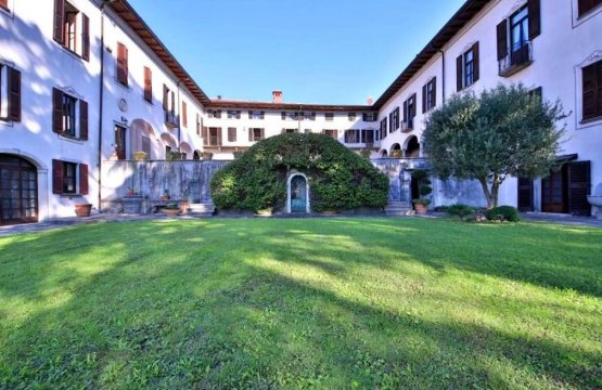 Se vende Villa Lago Daverio Lombardia