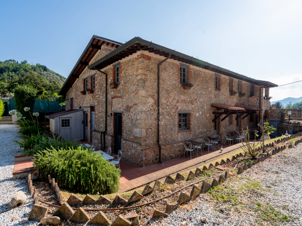 Commercial property Quiet zone Camaiore Toscana Commercial property Quiet zone Camaiore Toscana